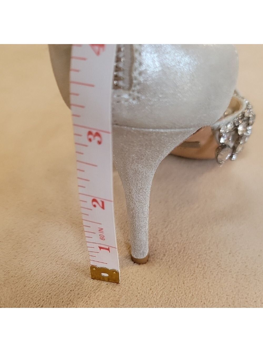 Badgley Mischka Women's Silver Heels Size 6.5 EUC - Picture 11 of 11